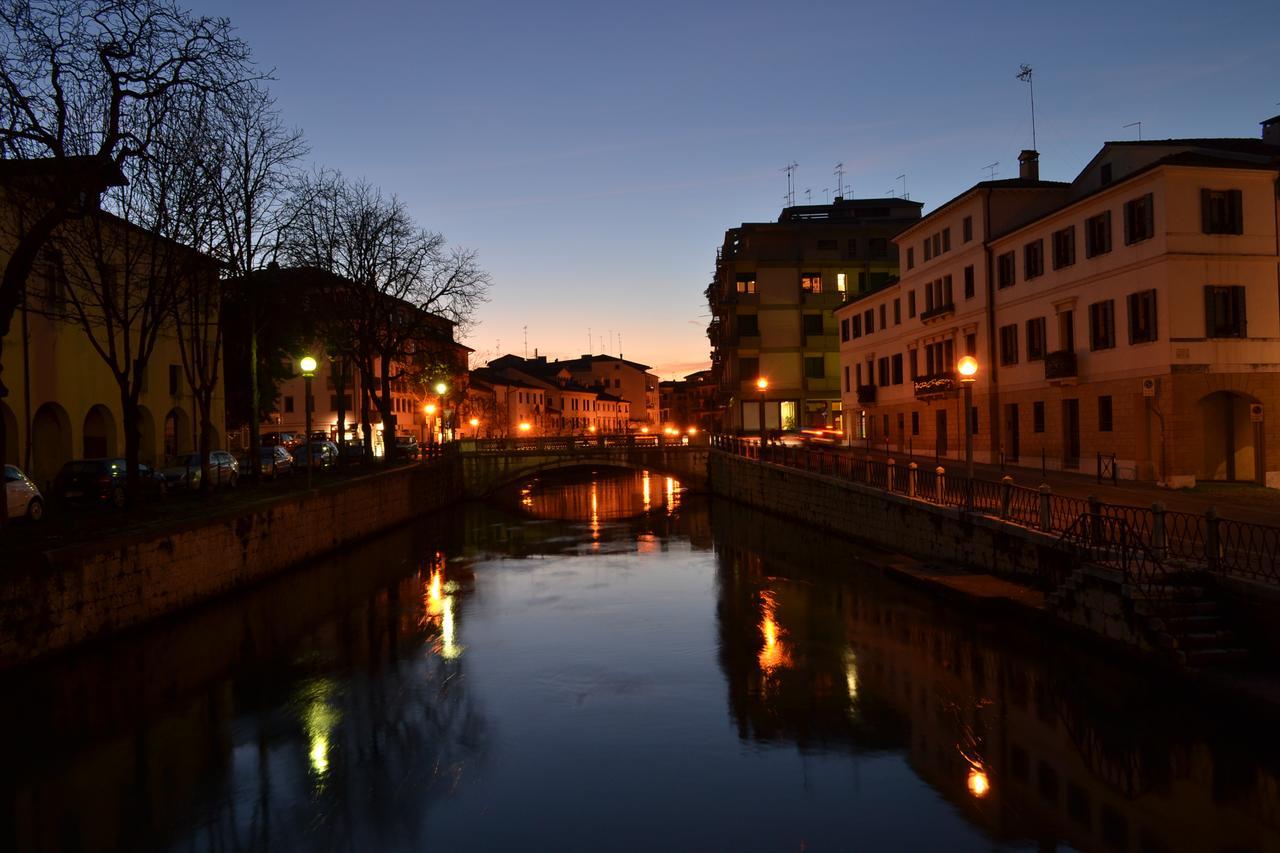 Portico Oscuro Deluxe Apartment - Centro Citta Treviso Kültér fotó