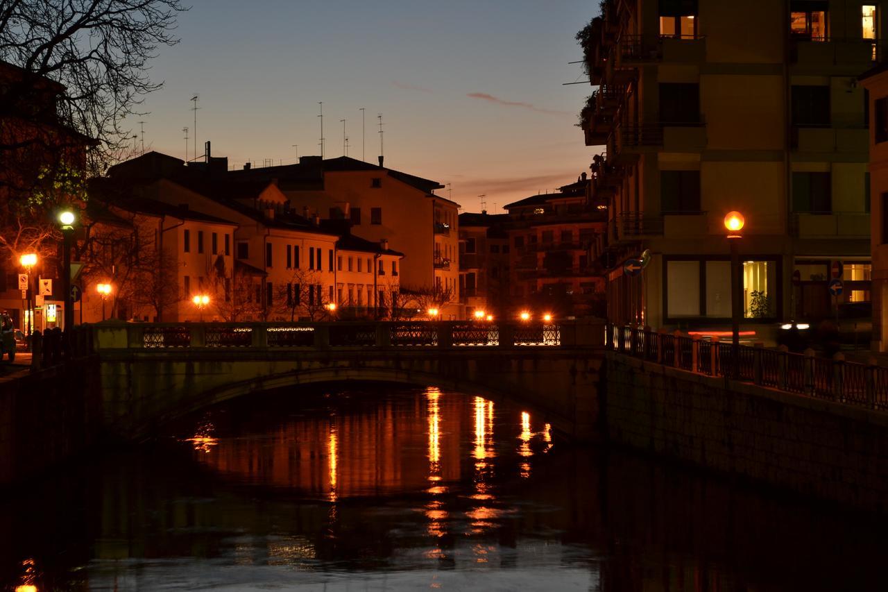 Portico Oscuro Deluxe Apartment - Centro Citta Treviso Kültér fotó