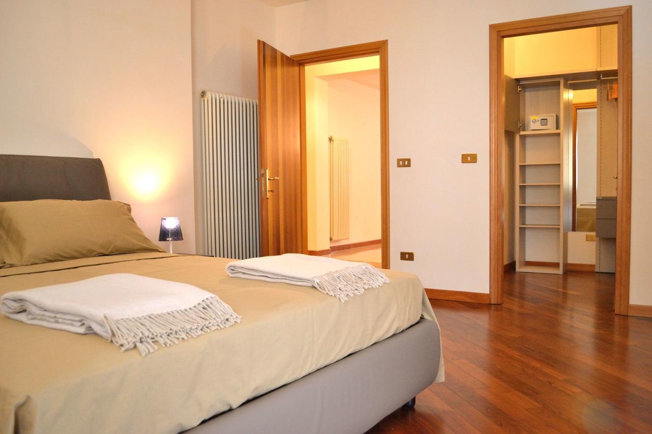 Portico Oscuro Deluxe Apartment - Centro Citta Treviso Kültér fotó