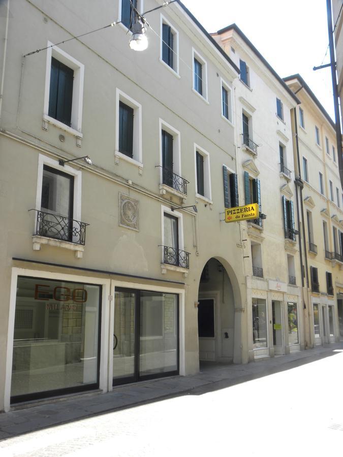 Portico Oscuro Deluxe Apartment - Centro Citta Treviso Kültér fotó